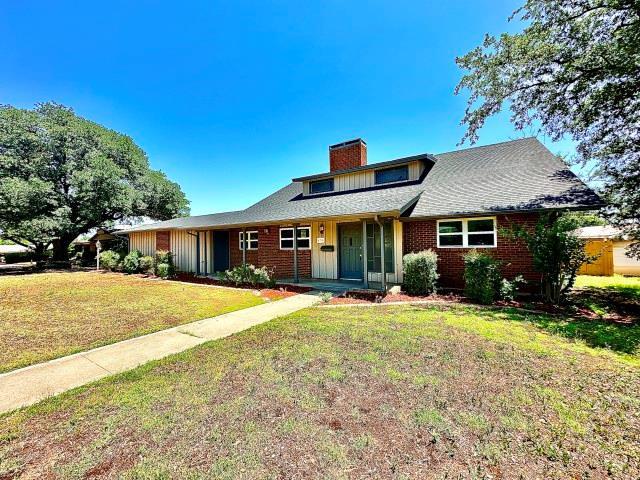 1506 Crescent Dr, Sweetwater