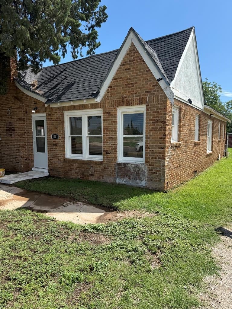 1201 Settles, Big Spring