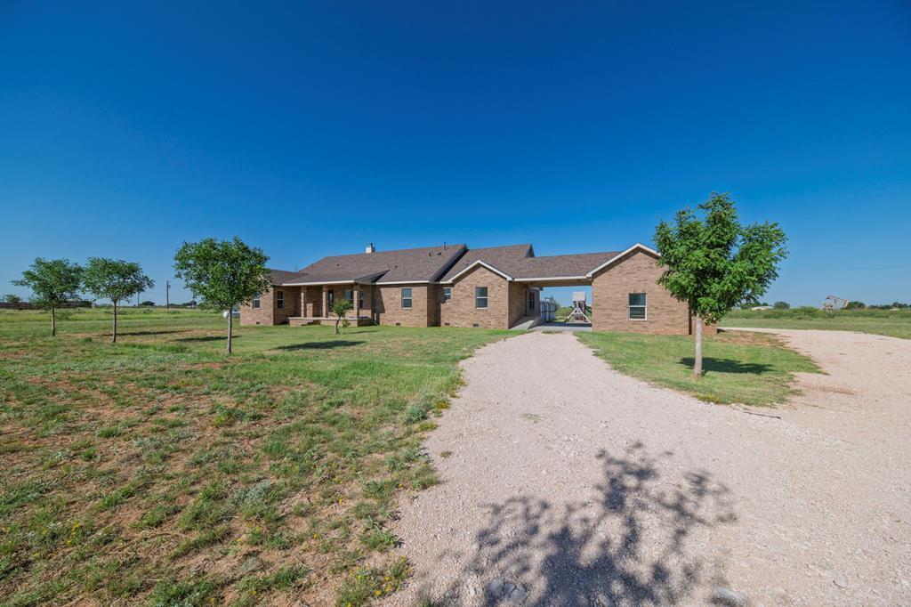 9712 County Rd 1214, Midland
