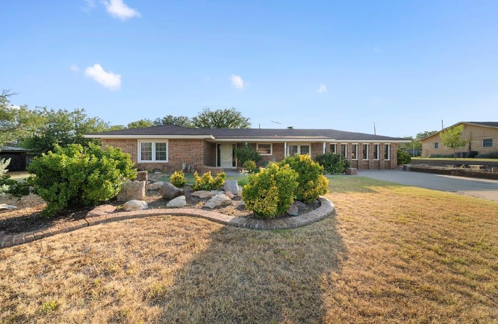 2802 Navajo Drive, Big Spring