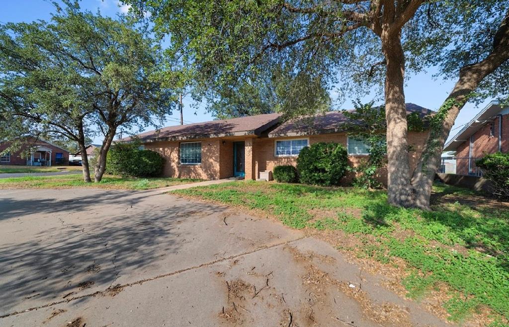 406 St Charles, Stanton