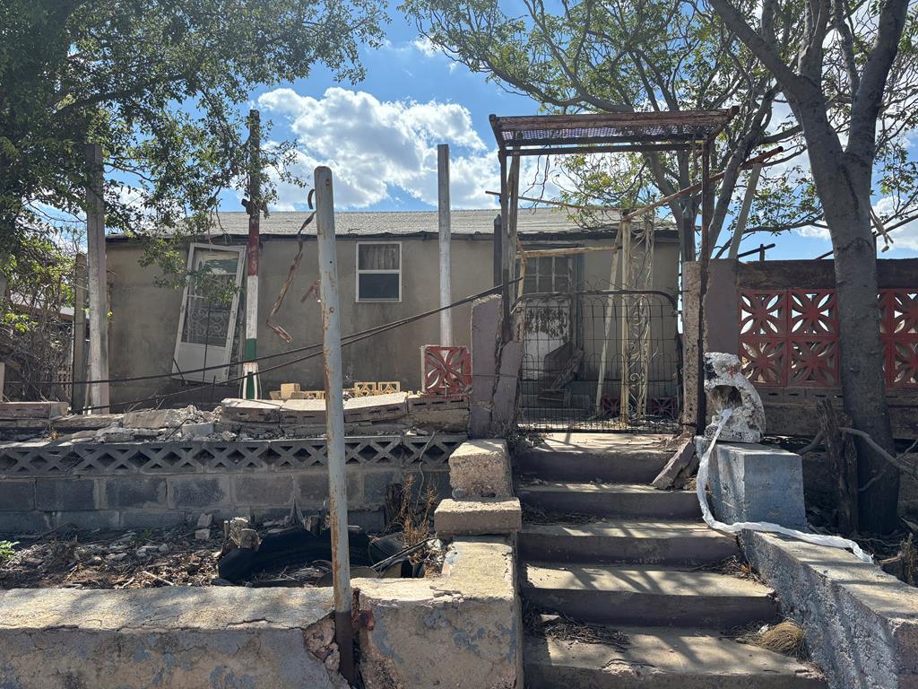 1111 Goliad, Big Spring