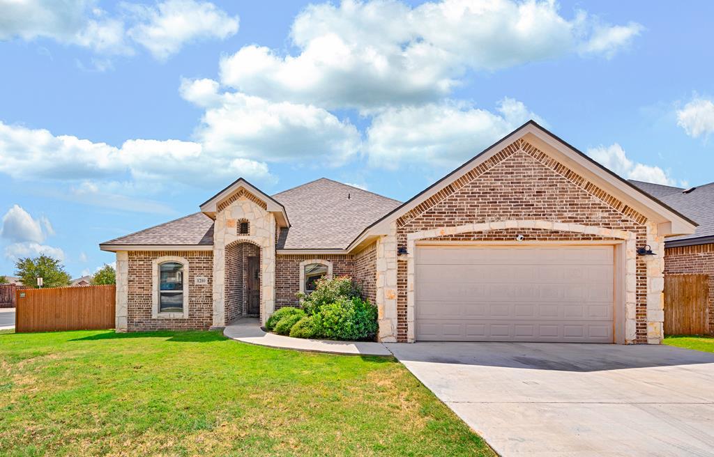 1210 Stonefield Dr, Midland