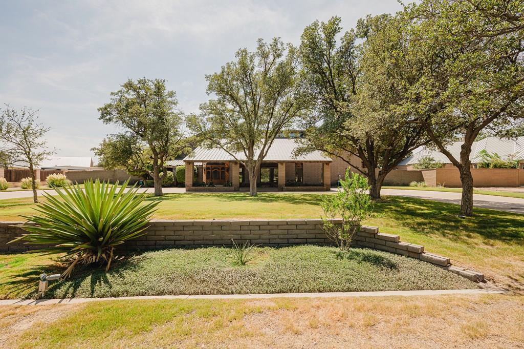 1 Hialeah Drive, Midland