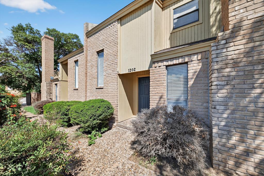 1202 Scharbauer Dr, Midland