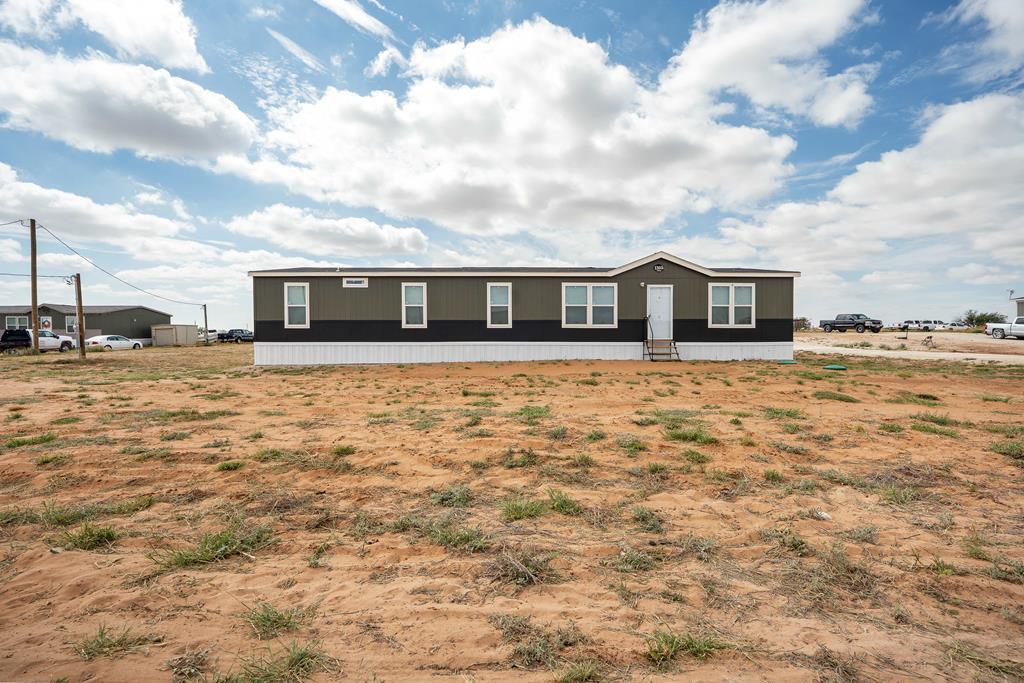 1302 County Rd 149, Midland