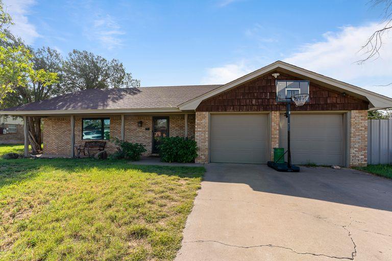 202 Eisenhower Dr, Midland