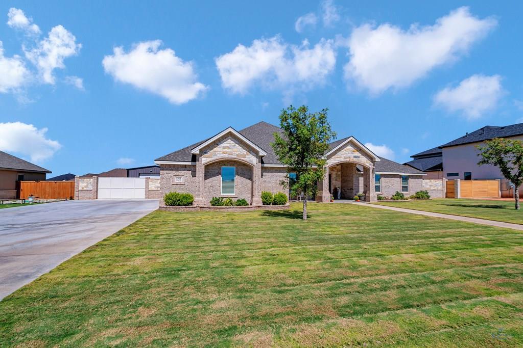 5705 County Rd 94, Midland