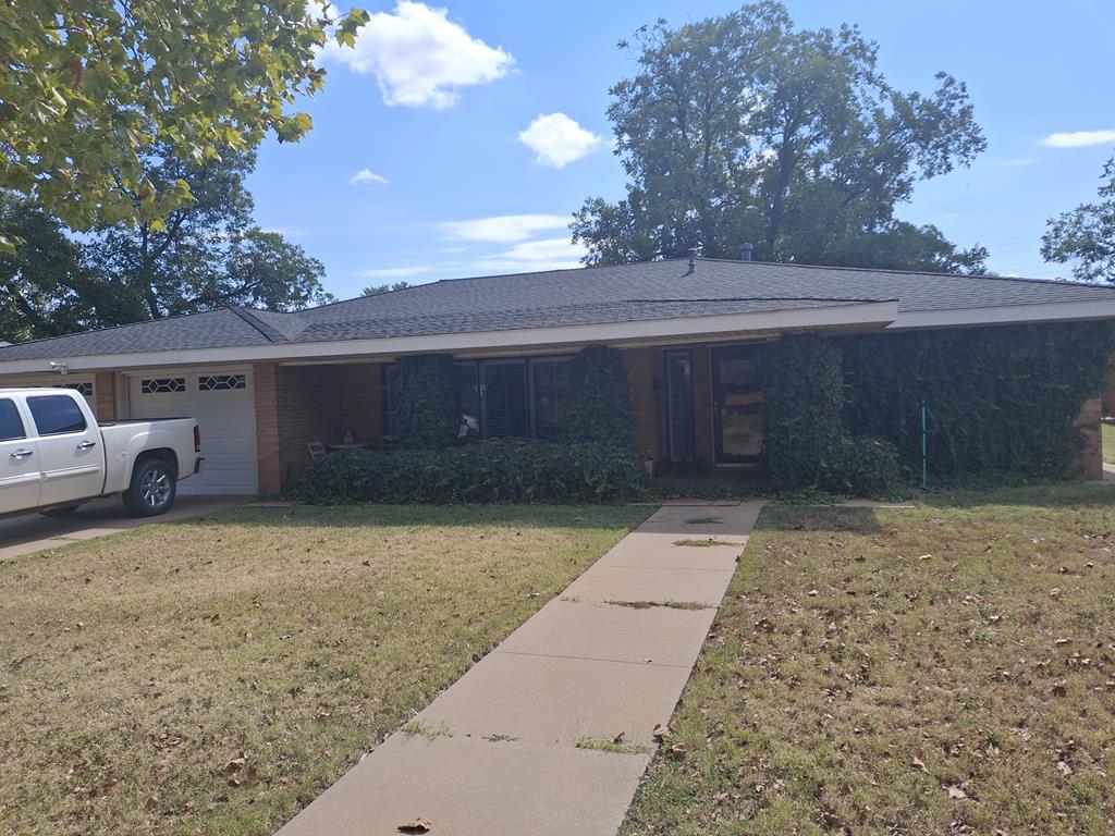 2906 33rd St, Snyder