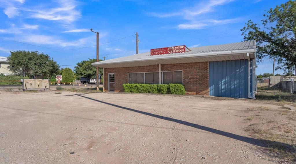 6914 Service Rd, Big Spring