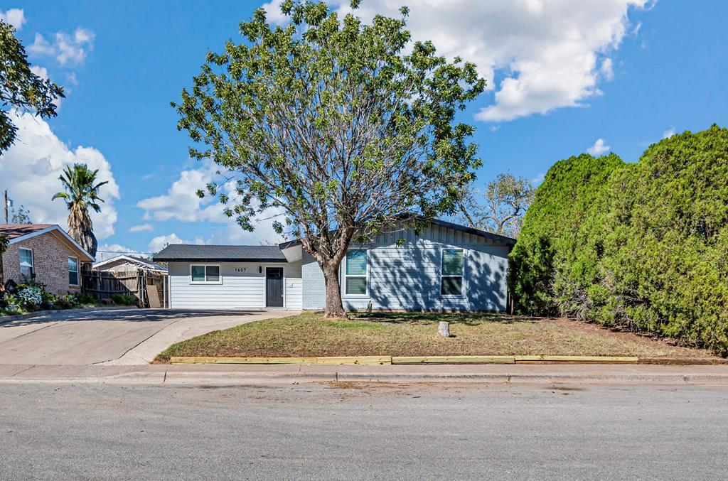 1607 Butternut Ln, Midland