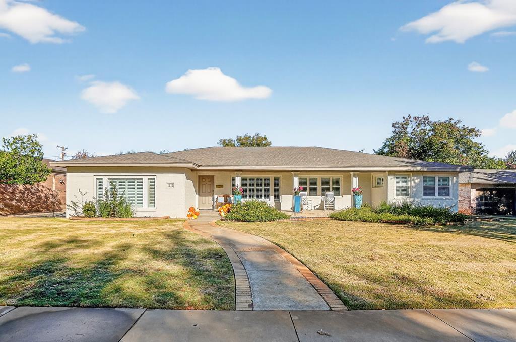 1212 Country Club Dr, Midland