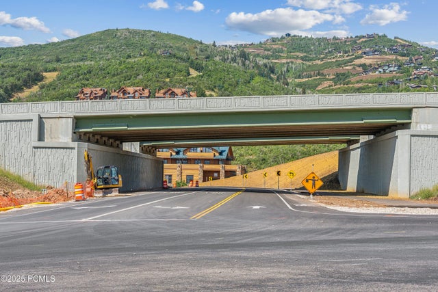 260-263 North East Park Drive, Mayflower Mountain