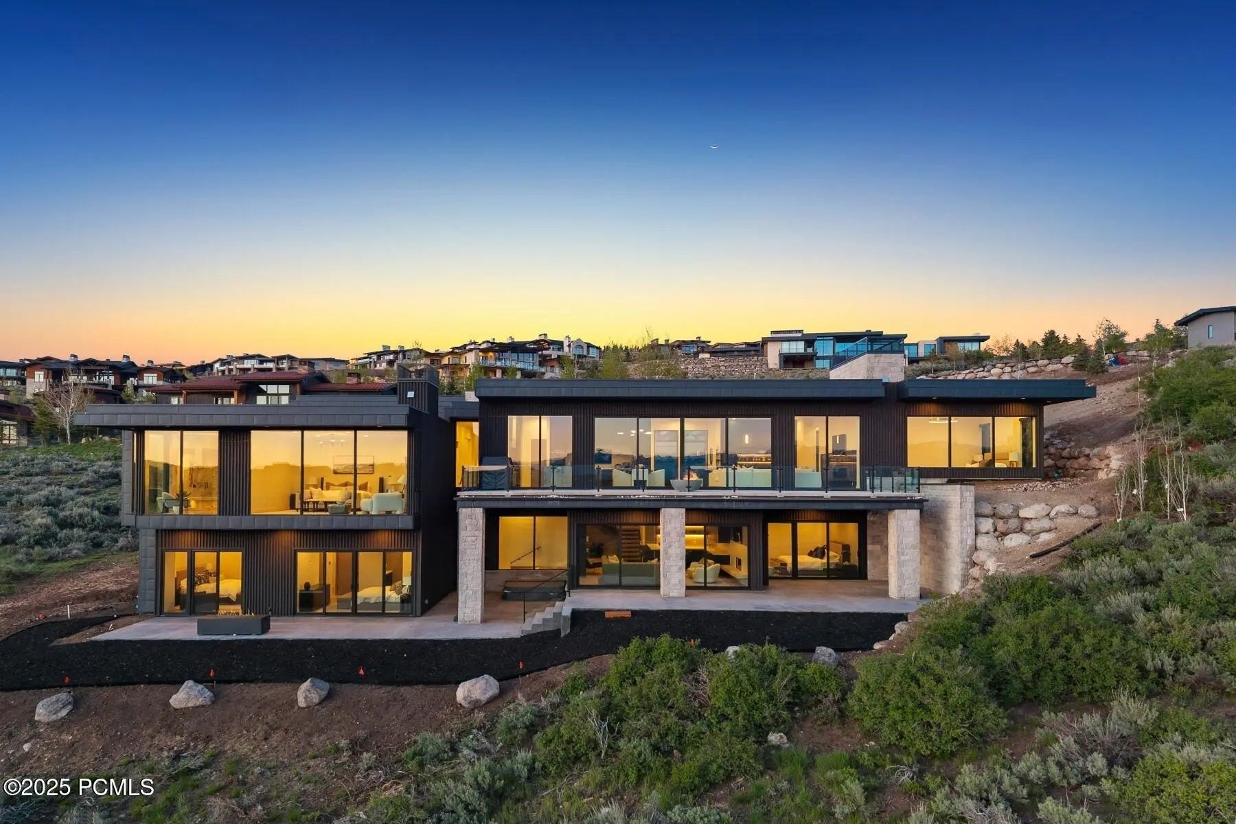 Photo of Listing #12404841