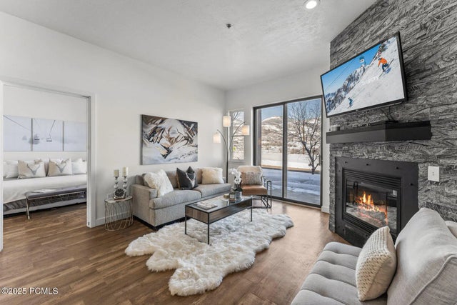 1364 W Stillwater Drive 1059, Mayflower Mountain