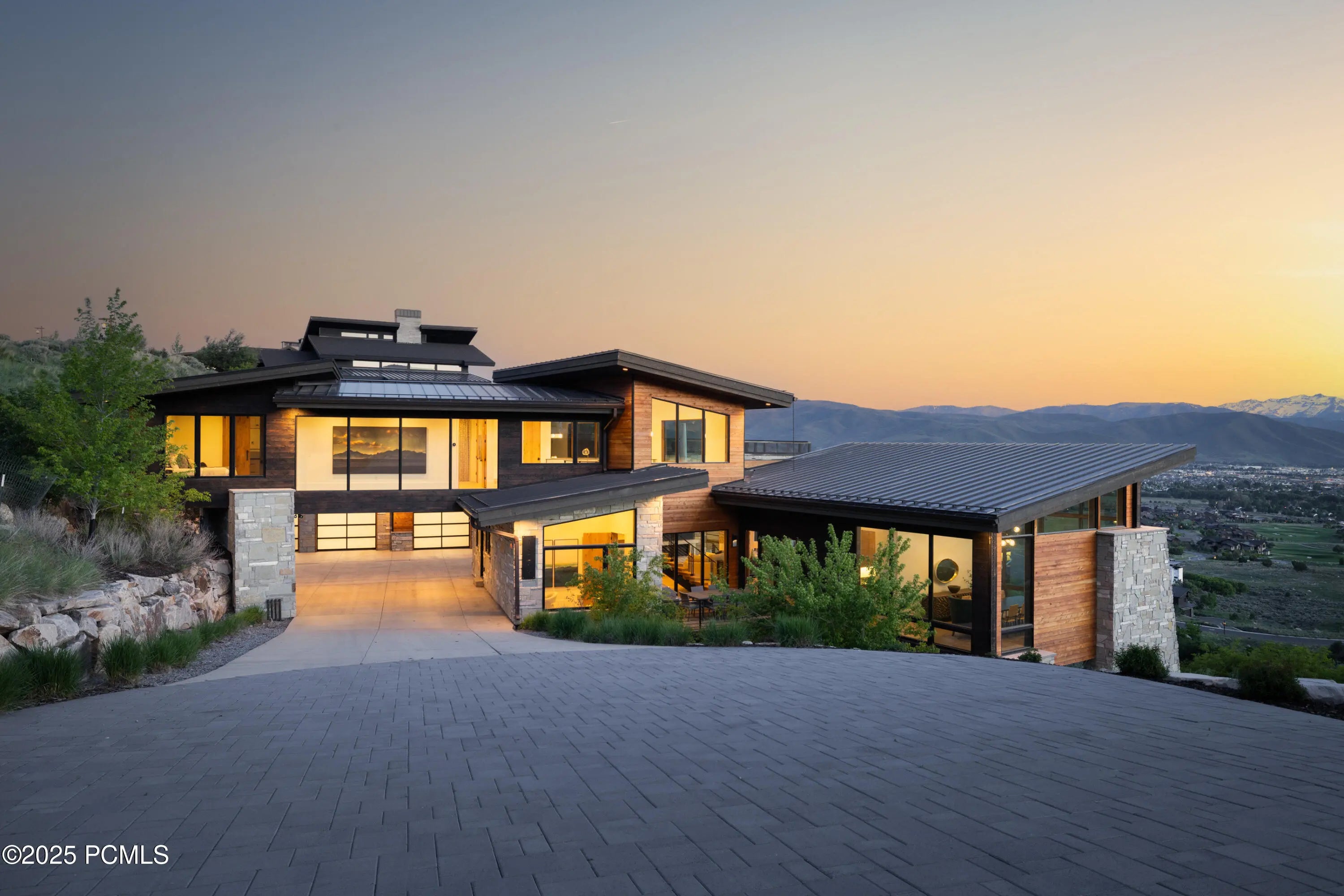 Photo of Listing #12502390