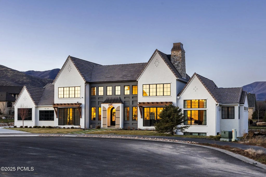 558 W Rheinfalls Circle, Midway