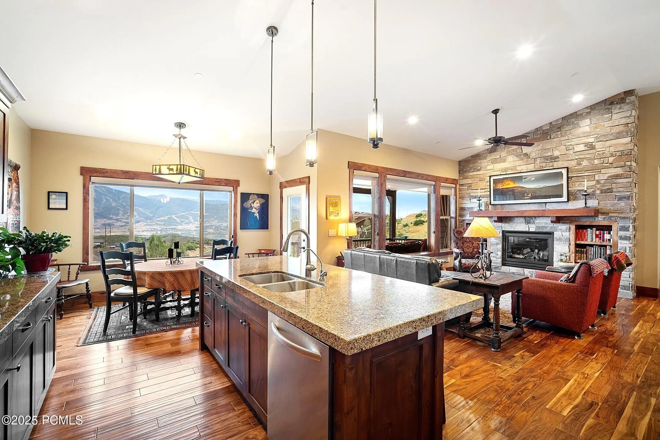 Photo of Listing #12503353