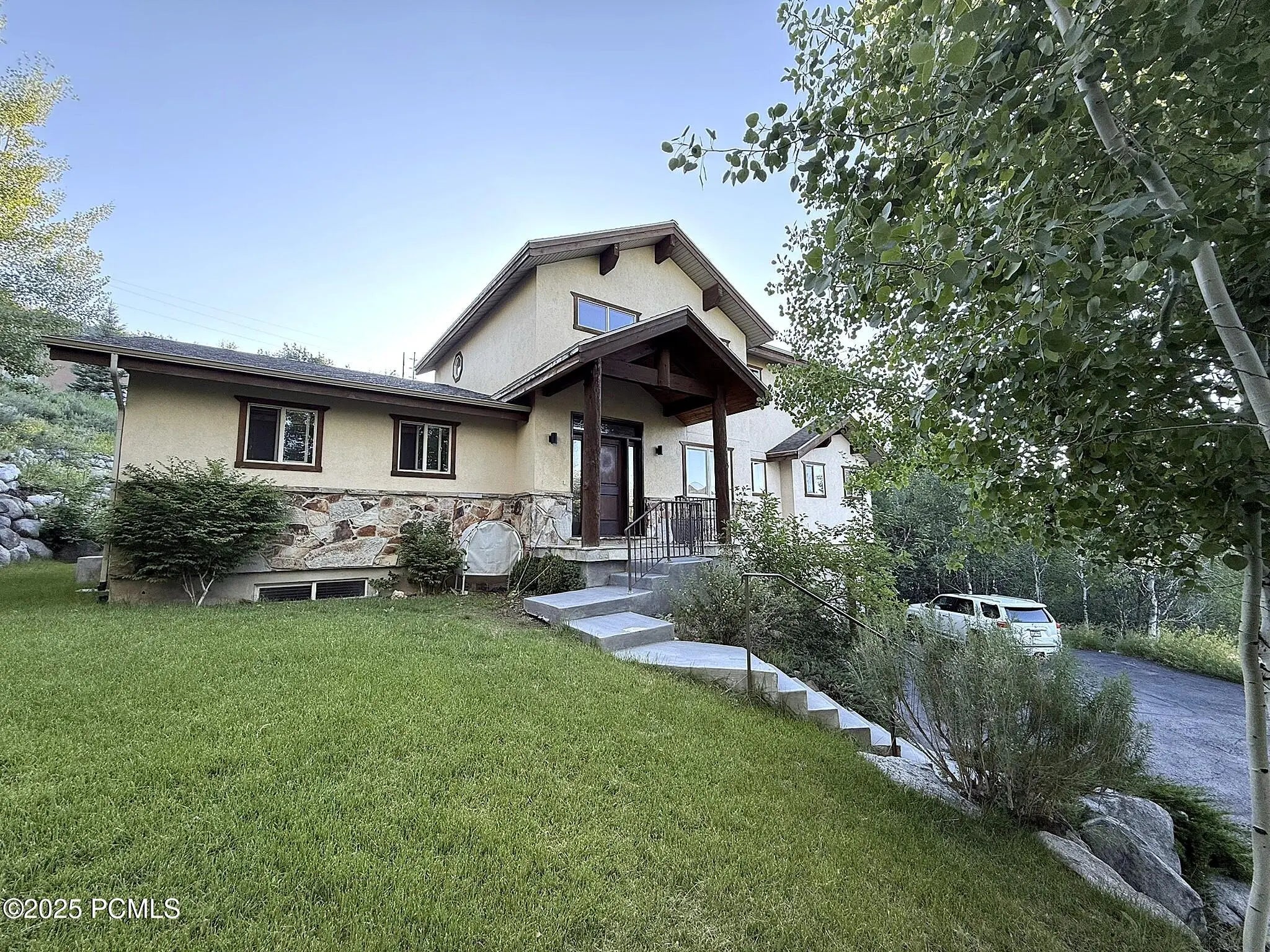 Photo of Listing #12503245