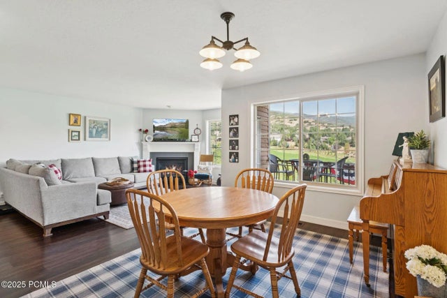 984 Uri Lane 2, Midway