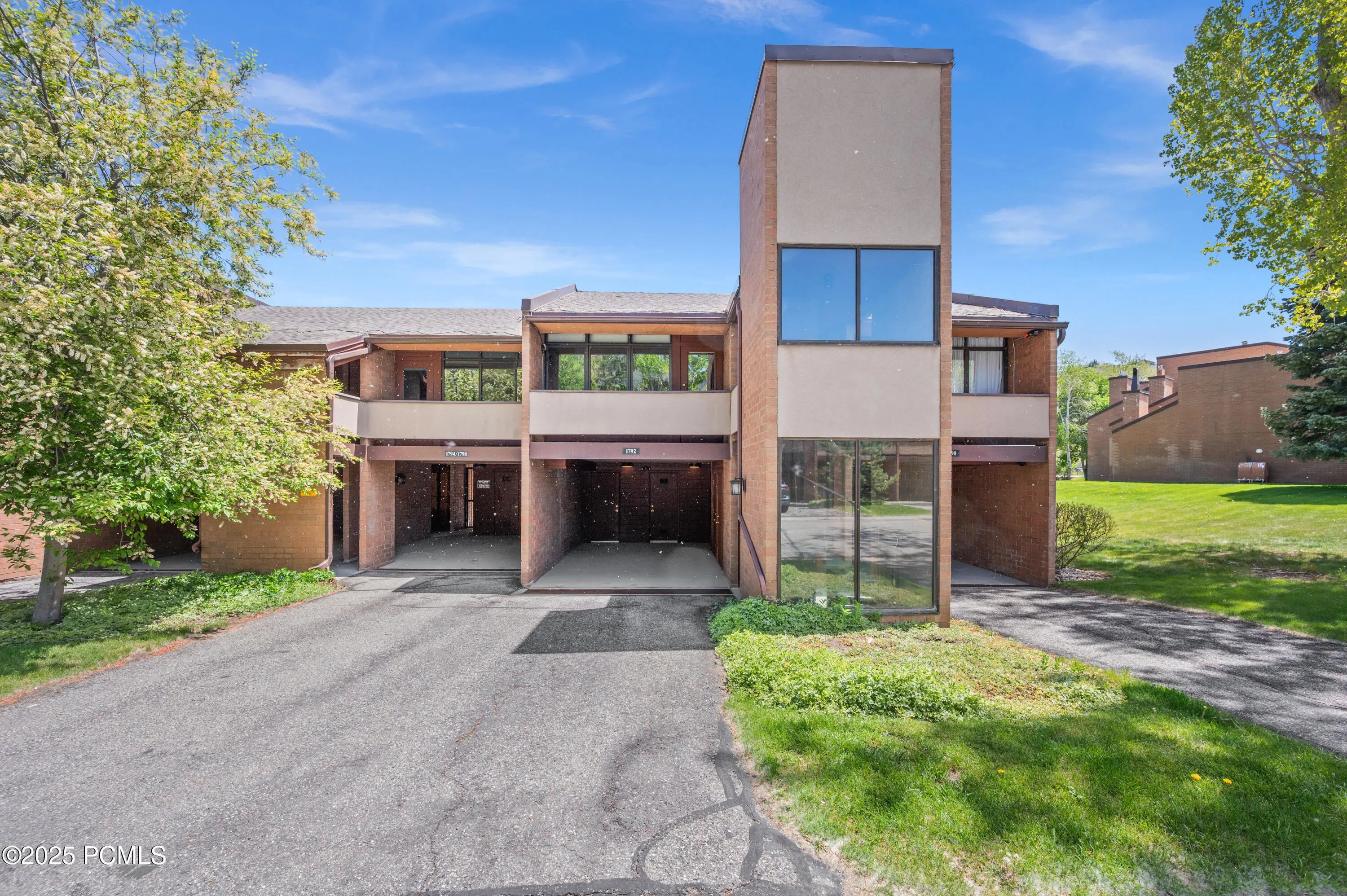 Photo of Listing #12503753