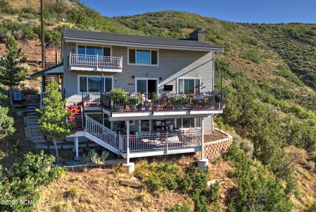 253 St Moritz Road, Midway