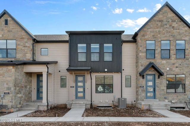 1443 Electric Avenue, Francis