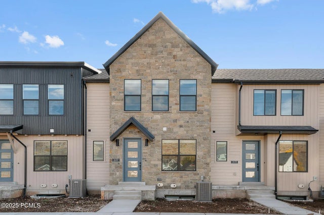 1437 Electric Avenue, Francis