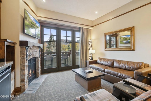 2001 Park Avenue 208, Park City