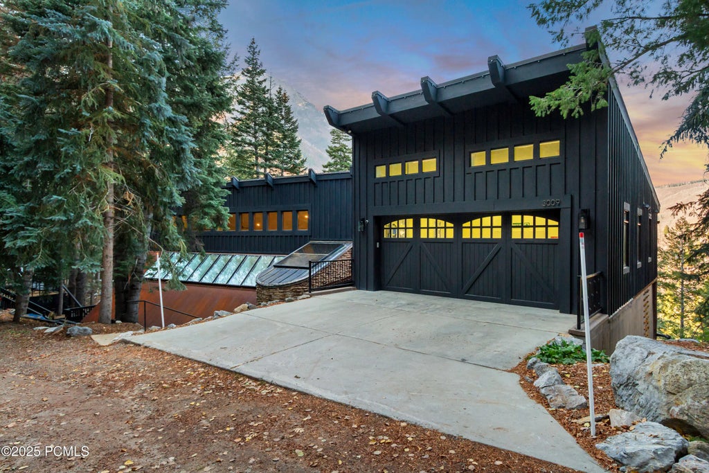 3009 Black Forest Road, Sundance