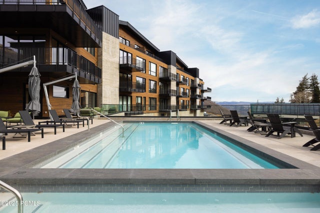3267 W Deer Hollow Road 2402, Park City