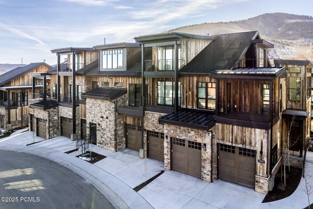 1907 Stone Hollow Court, Park City