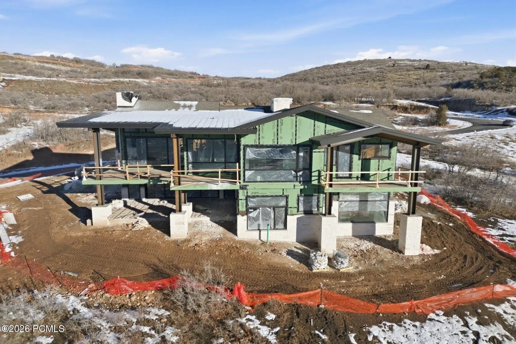 2273 E Perches, Hideout