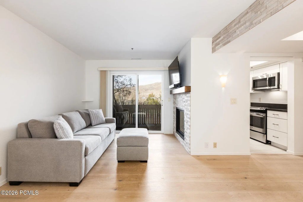 6915 N 2200 W 6-c, Park City