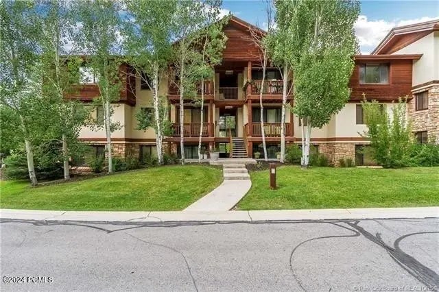 1600 Pinebrook Boulevard Apt E4, Park City