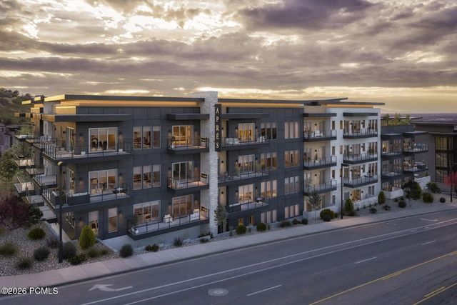 7367 S Canyon Centre Parkway 408, Cottonwood Heights