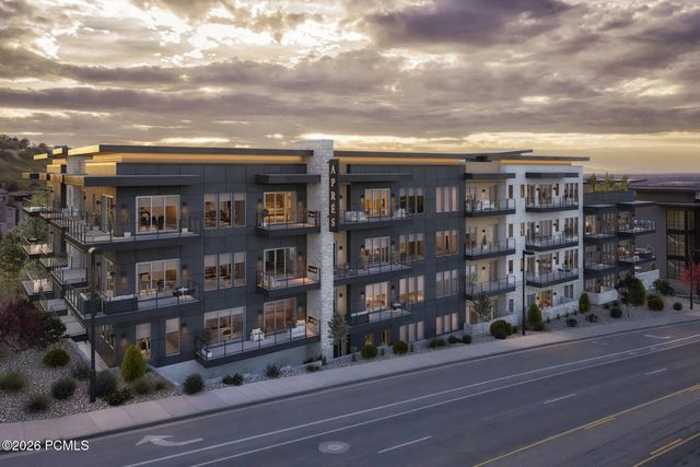 7367 S Canyon Centre Parkway 401, Cottonwood Heights