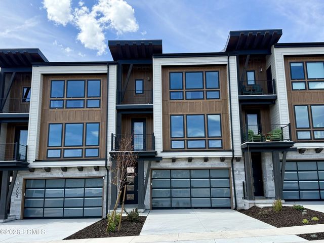 2002 W Pointe Drive E3, Heber City
