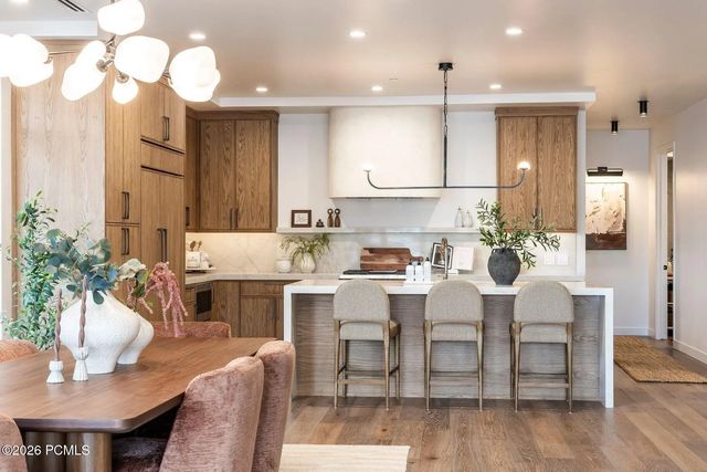 7367 S Canyon Centre Parkway 210, Cottonwood Heights