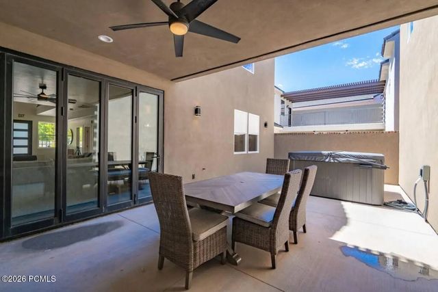 4242 W Cambridge Parkway, Hurricane
