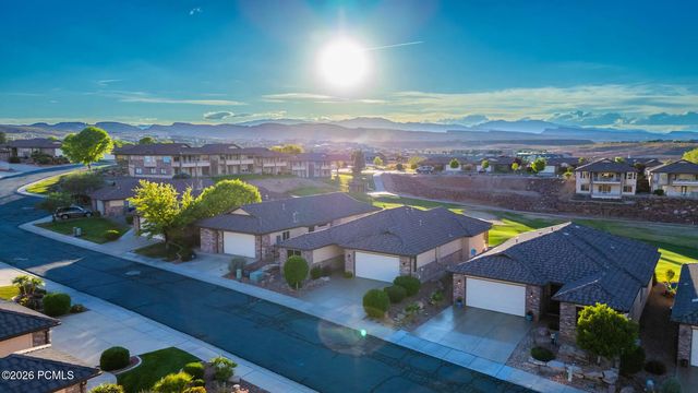 2212 Chippenham Court, St. George