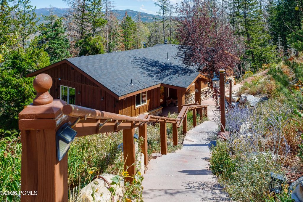 390 Matterhorn Drive, Park City