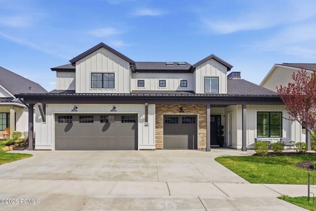 512 N Farmhouse Way, Midway