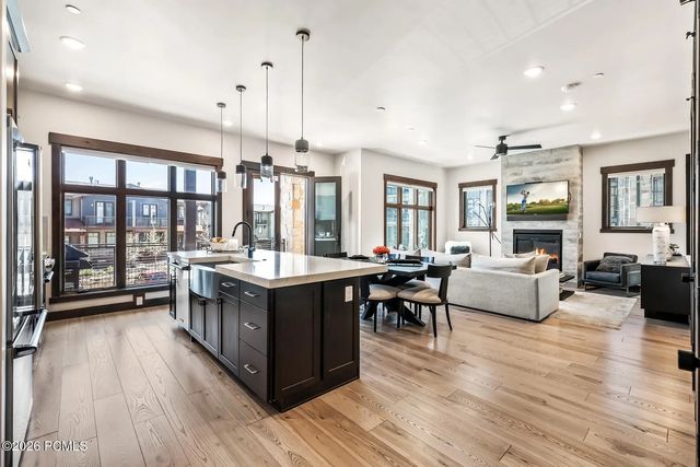 3751 Blackstone Drive Unit 2j, Park City