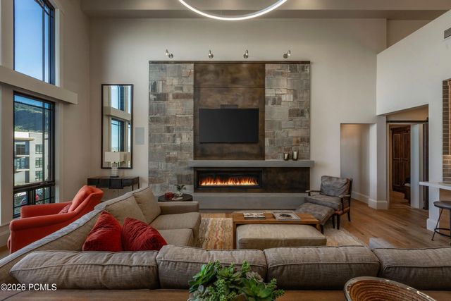 2100 Frostwood Boulevard 6138, Park City