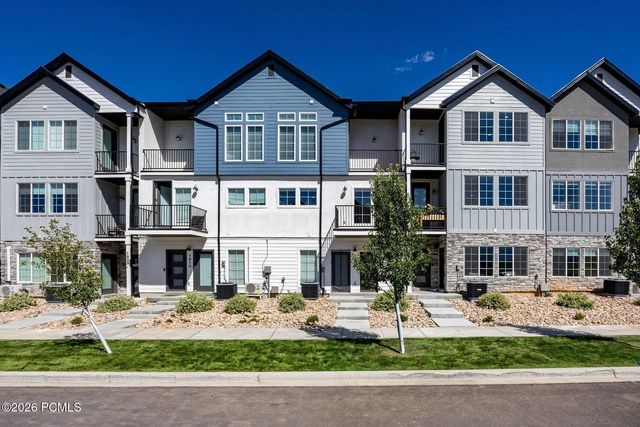 1819 S 920, Heber City