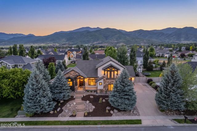 408 S Fox Den Rd, Midway