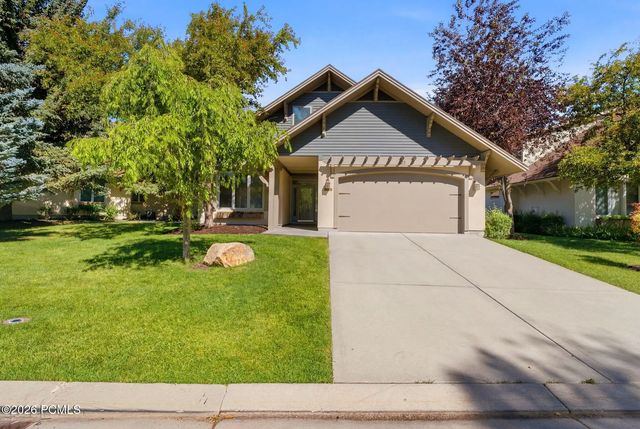 12 W Village Circle, Midway