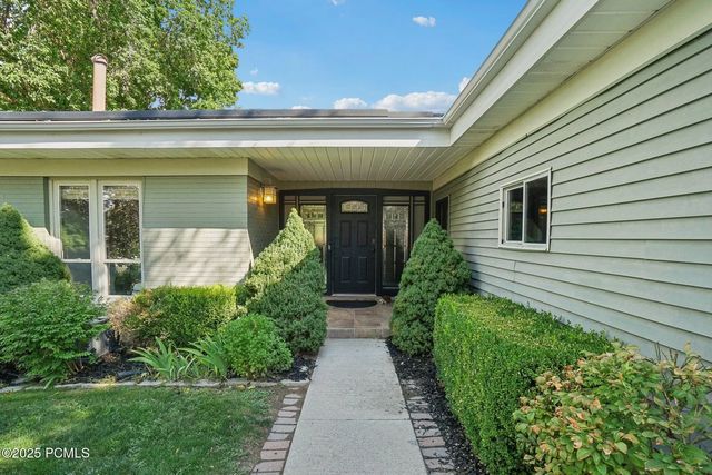 2451 E Murray Holladay Road, Holladay