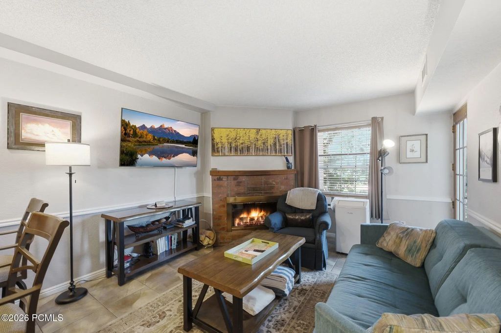 1637 Shortline Road 204, Park City